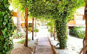 La Entrada Beach Club